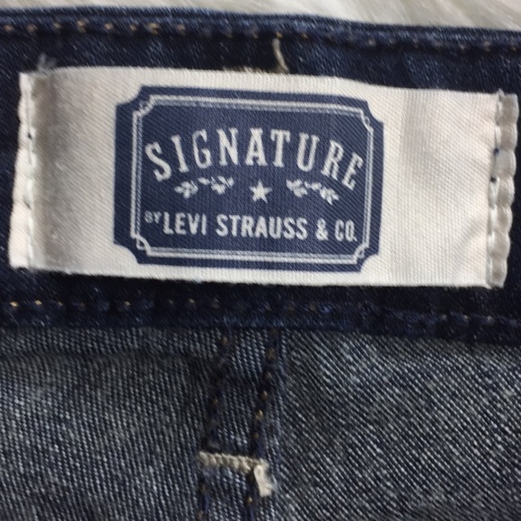🎉Levi’s Signature Bermuda Jean Shorts 12 - Picture 3 of 4